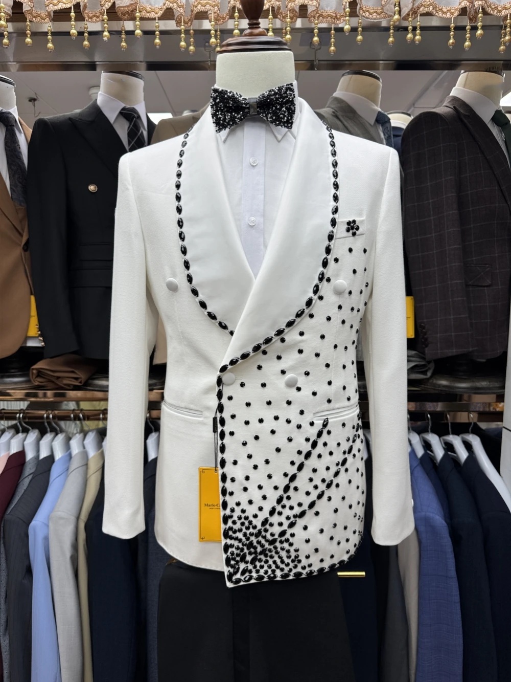 Weißer Bräutigam-Herrenanzug-S – Men Formal Wear Black And White Bewertung und Preis