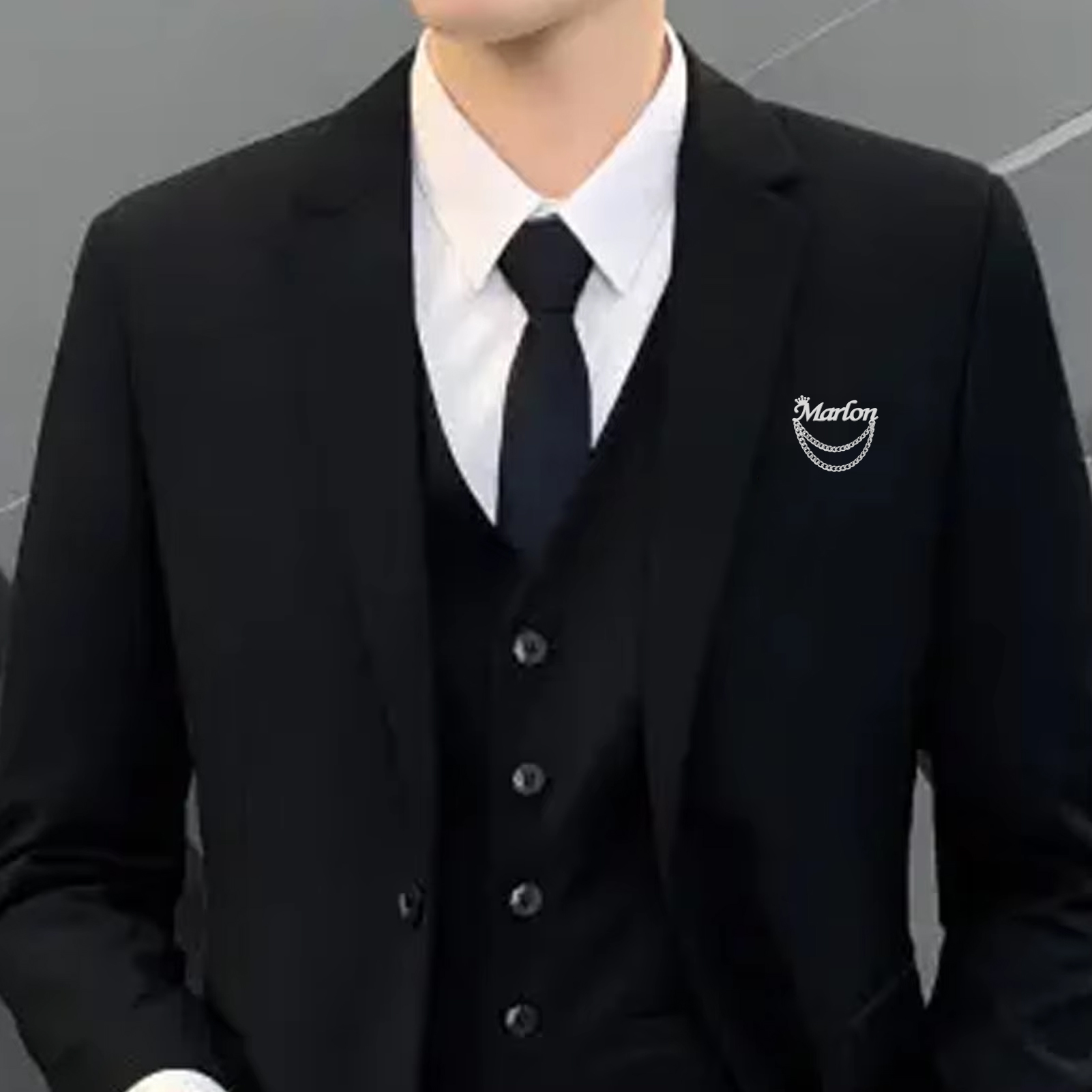 Personalisierte Namensbrosche, – Tuxedo Lapel Pin Bewertung und Preis