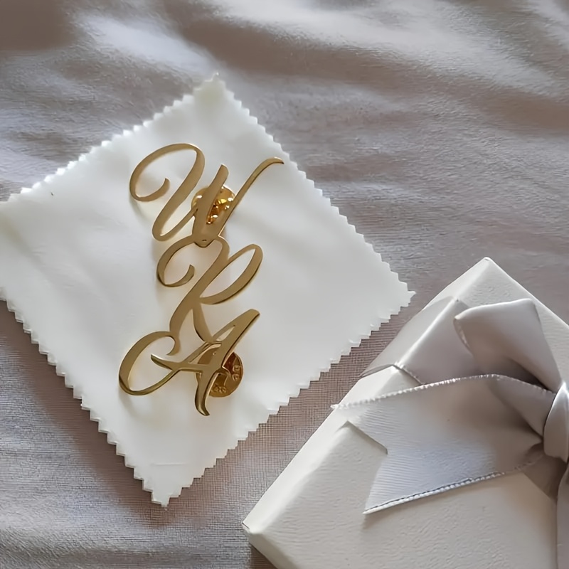Benutzerdefinierte Monogramm I – Tuxedo Lapel Pin Bewertung und Preis
